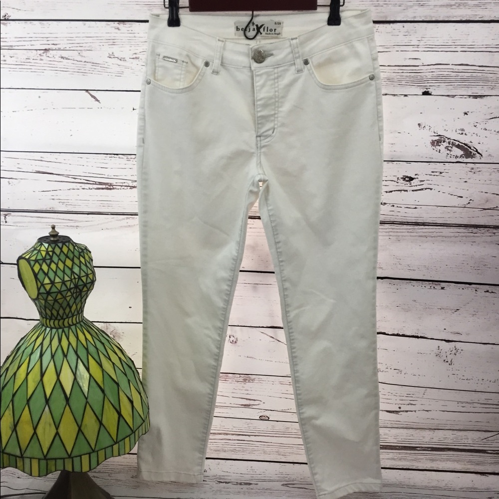 beija flor NWOT Size 8/29 White Stretch Jean